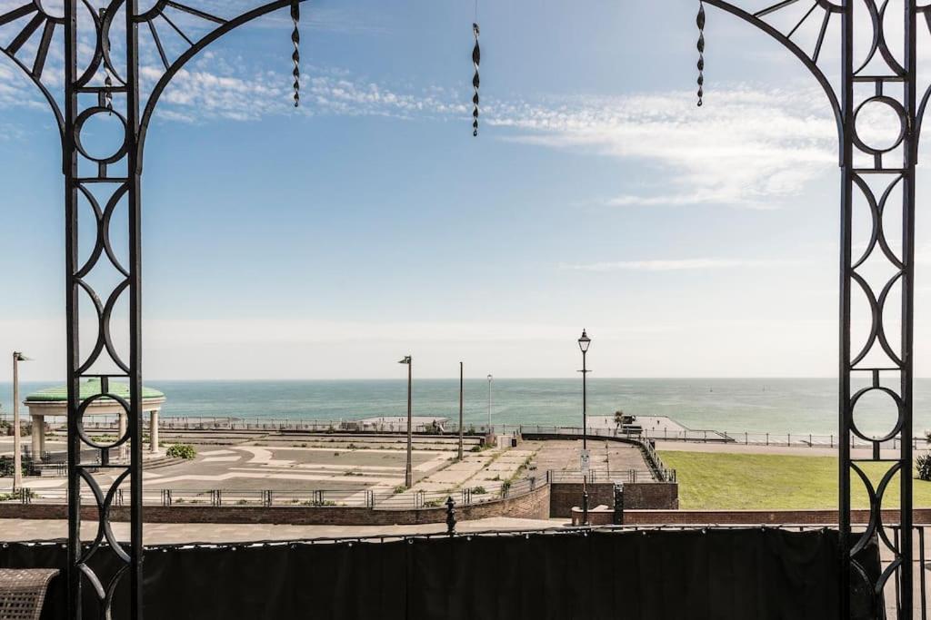 The Wellington: Two Bedroom Apartment With Balcony And Sea Views Ramsgate Exterior photo